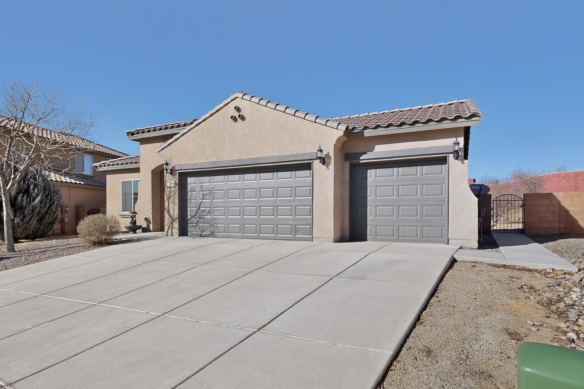 725 Palo Alto Drive NE