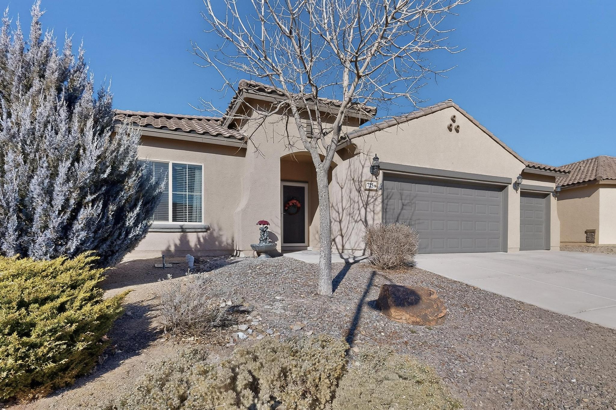 725 Palo Alto Drive NE