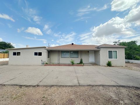 Photo of 213 GREEN VALLEY Road NW, Los Ranchos, NM 87107 (MLS # 1086688) Photo of 213 GREEN VALLEY Road NW, Los Ranchos, NM 87107 (MLS # 1086688)