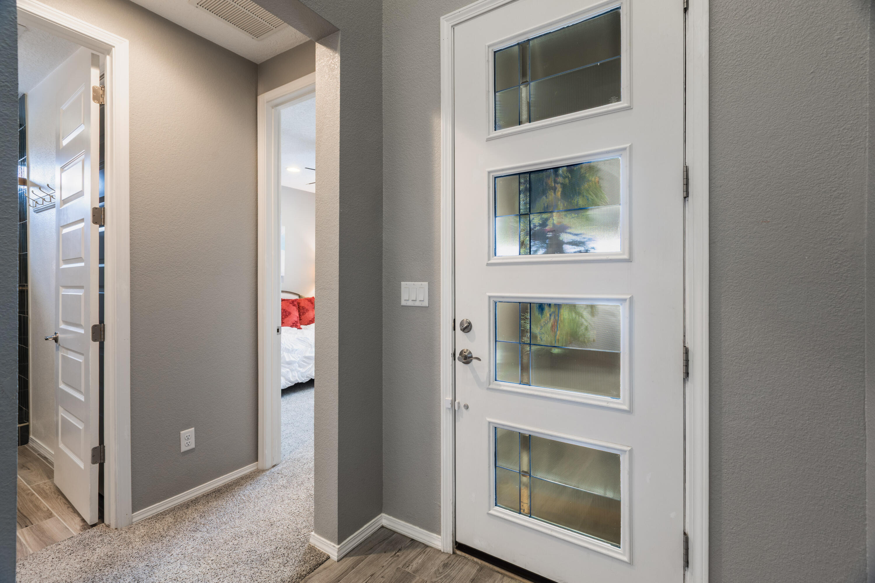 9115 Landsdowne Place NE