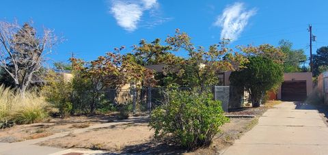 Photo of 804 Princeton Drive SE, Albuquerque, NM 87106 (MLS # 1093479)