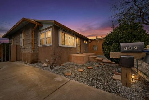 907 Edith Boulevard SE Albuquerque NM 87102