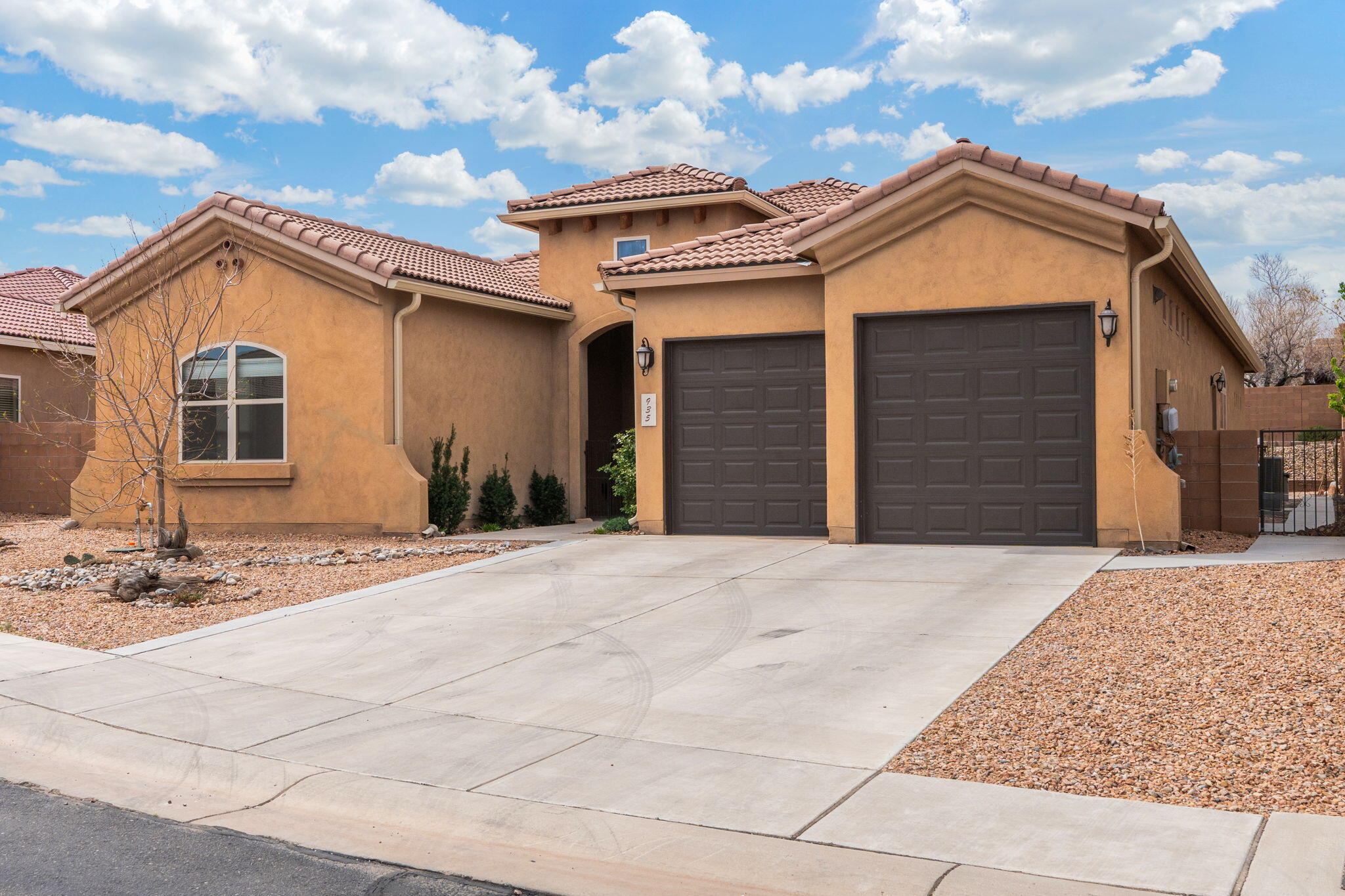 935 W Palo Alto Court