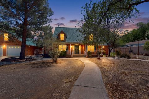 Photo of 1512 Los Arboles Avenue NW, Albuquerque, NM 87107 (MLS # 1102283)