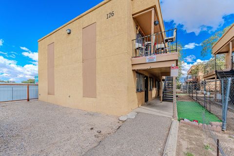 126 RHODE ISLAND Street SE Albuquerque NM 87108