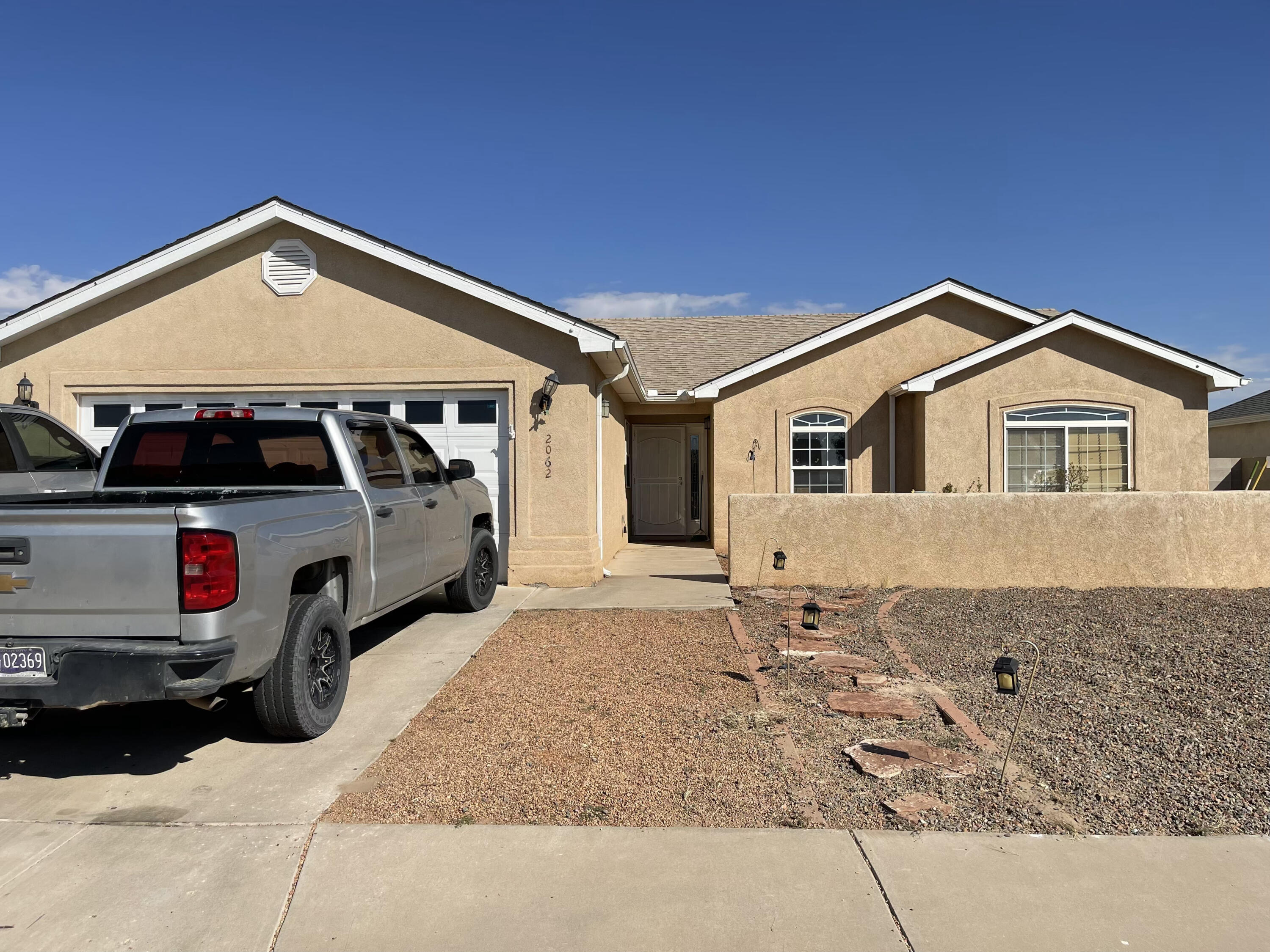 2062 Valley View Drive, Los Lunas, New Mexico image 1