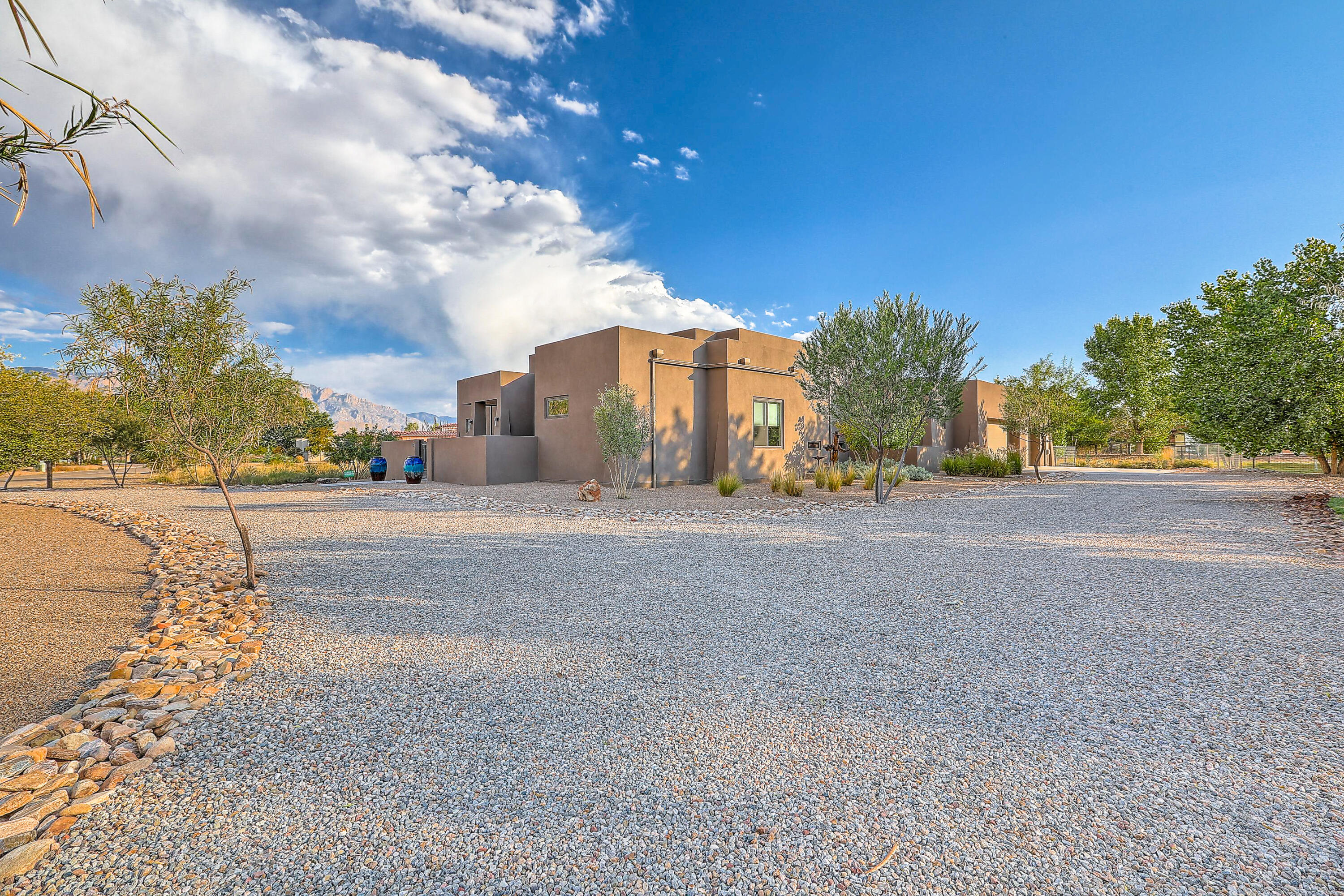 105 Mesa Vista Road, Corrales, New Mexico image 5