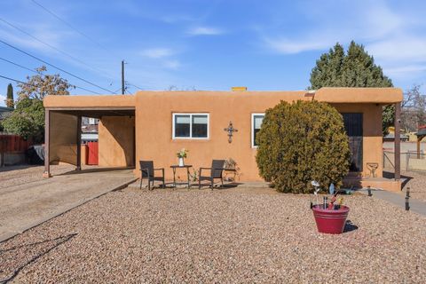2221 Milton Court NW Albuquerque NM 87104