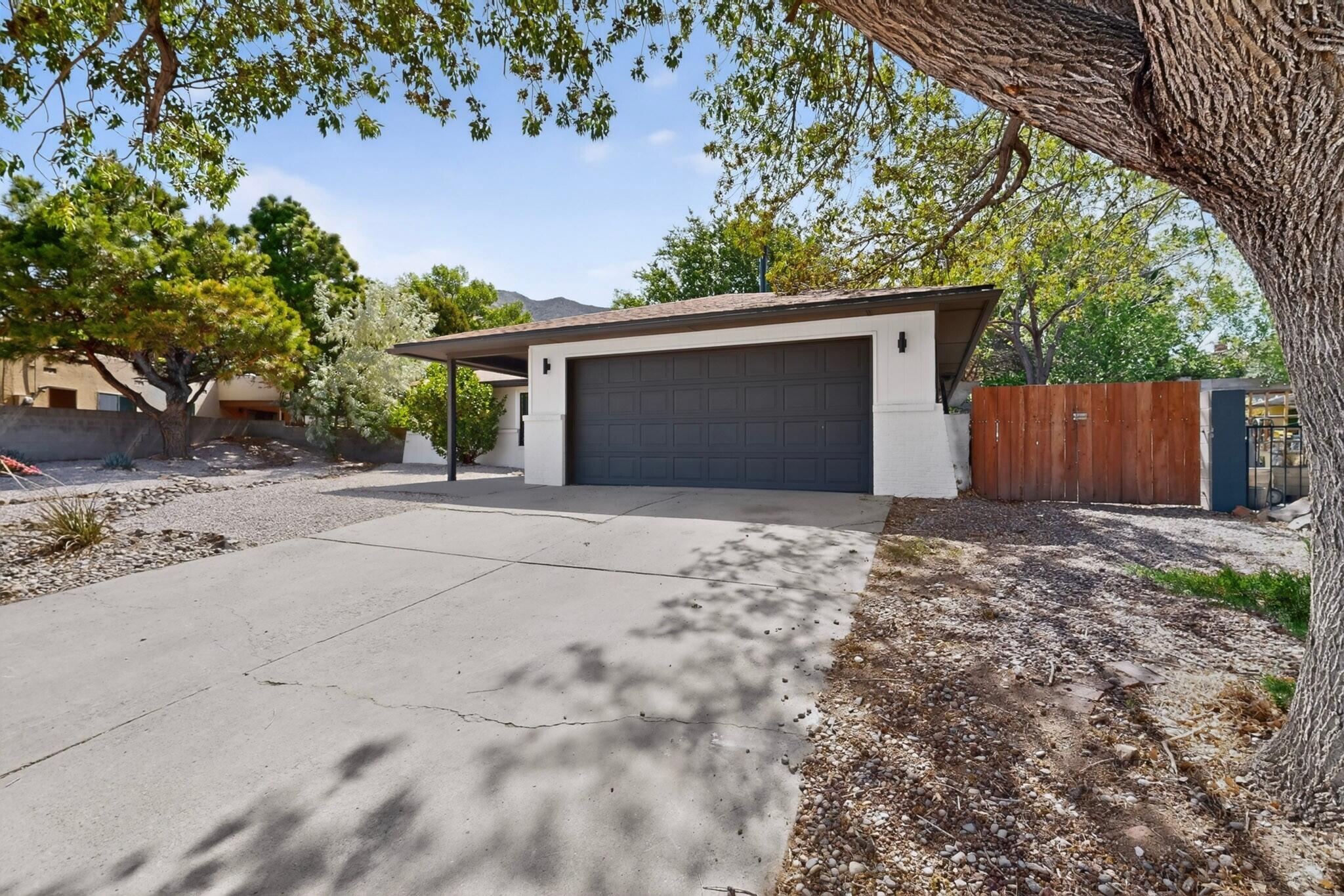 2704 Palo Alto Drive NE