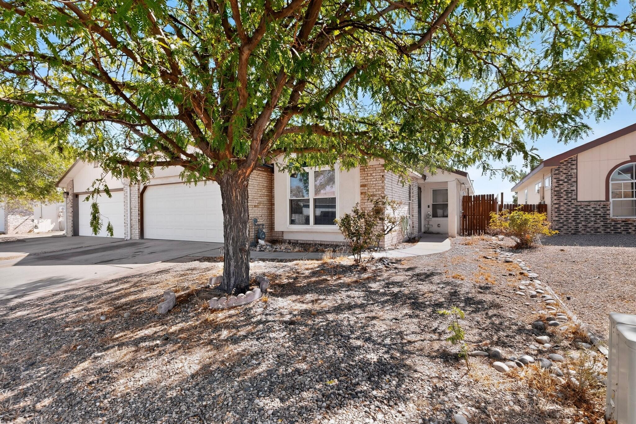 1142 Pandora Drive SW