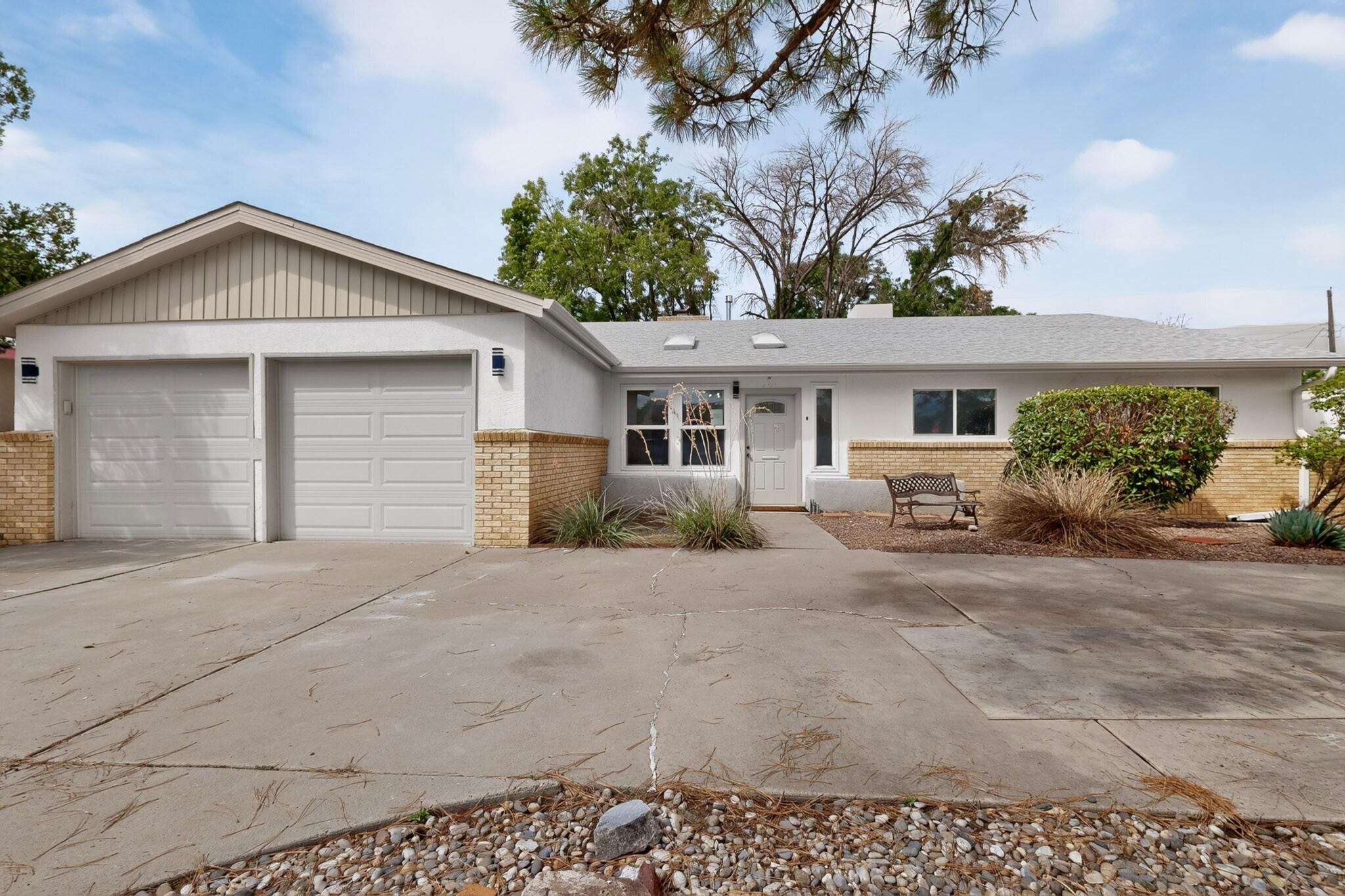 421 La Veta Drive NE
