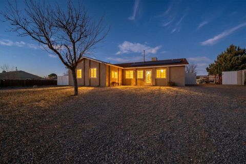 Photo of 202 Pecos Loop SE, Rio Rancho, NM 87124 (MLS # 1099449)