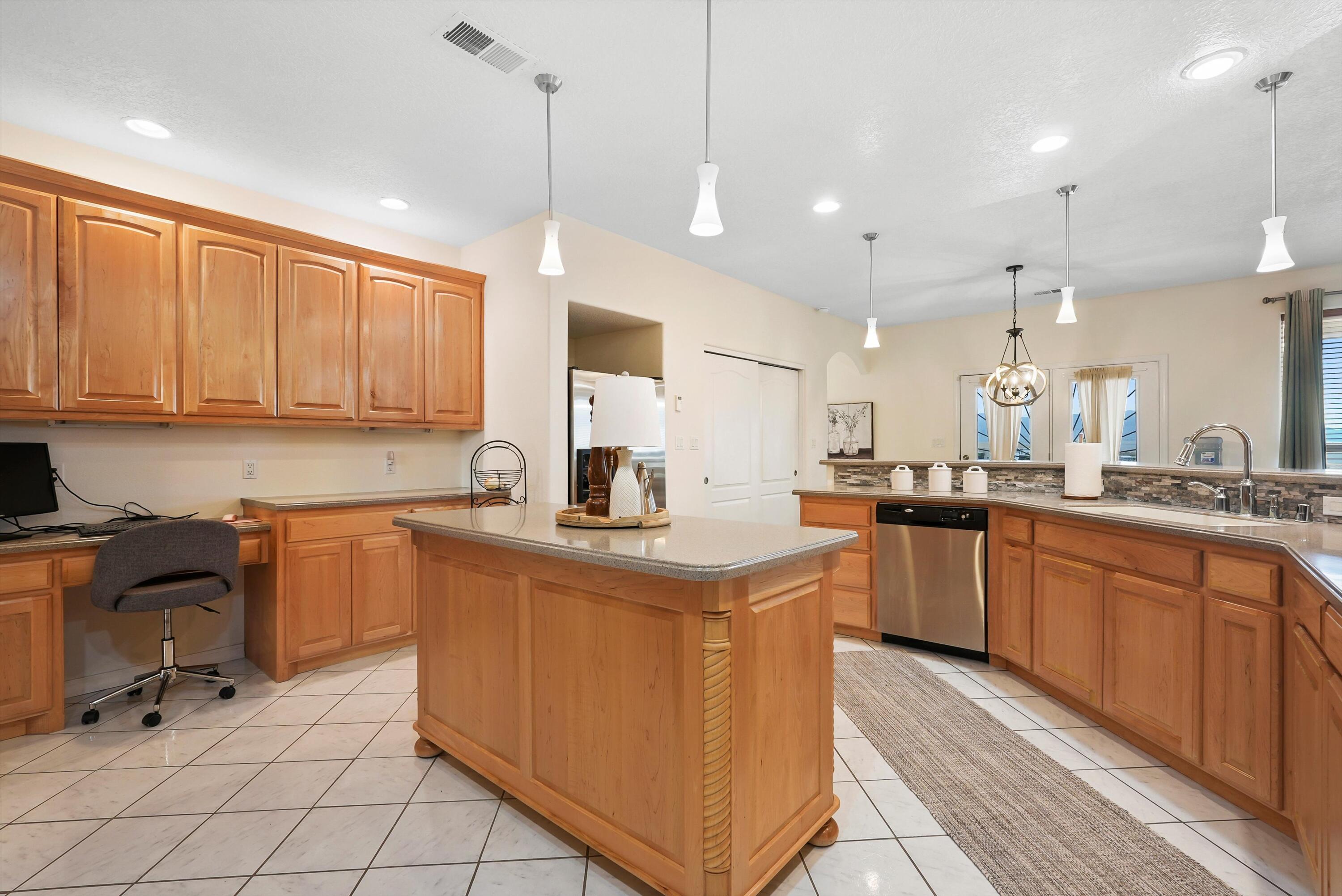 1810 Eucalyptus Road, Rio Rancho, New Mexico image 16