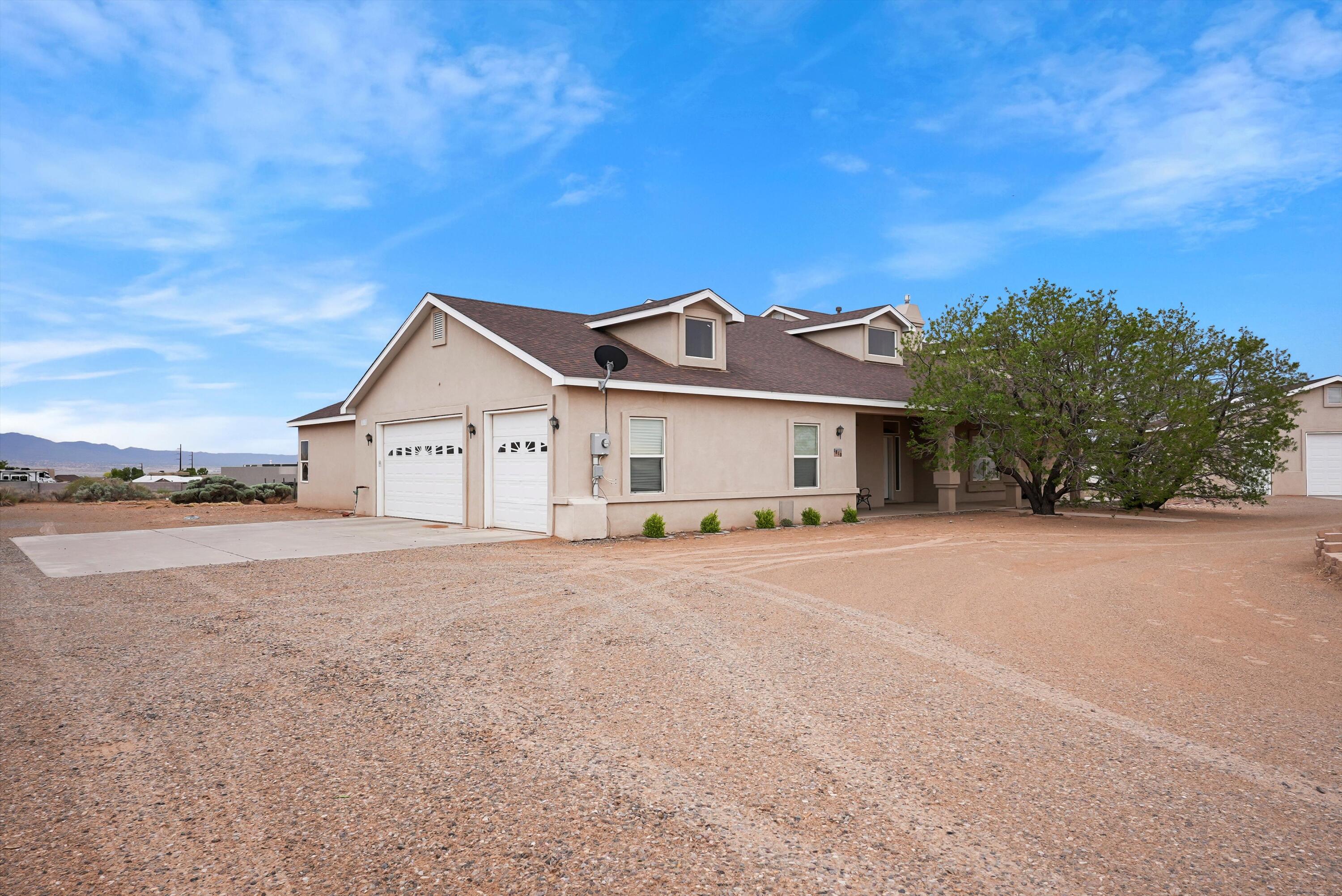 1810 Eucalyptus Road, Rio Rancho, New Mexico image 2