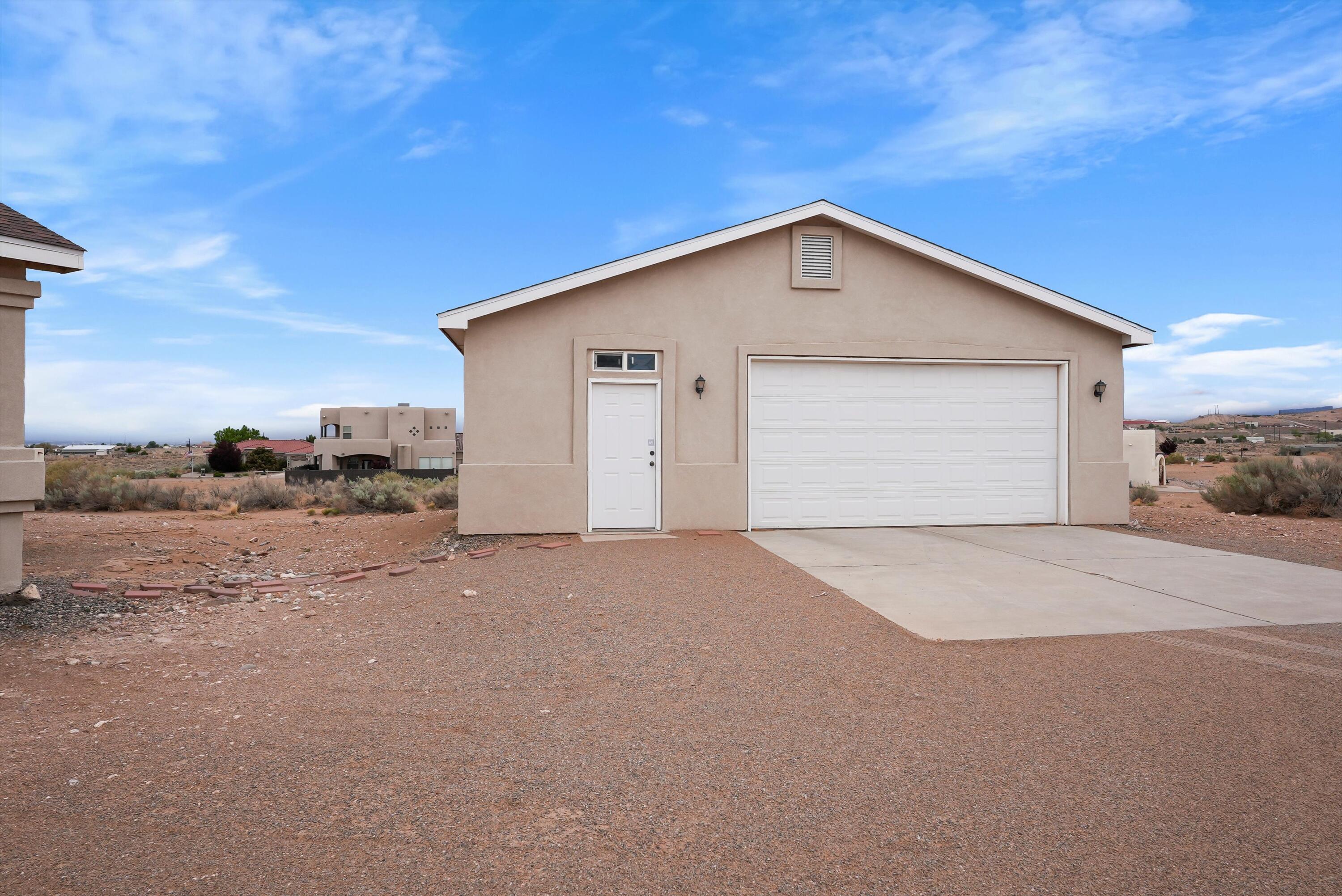 1810 Eucalyptus Road, Rio Rancho, New Mexico image 3