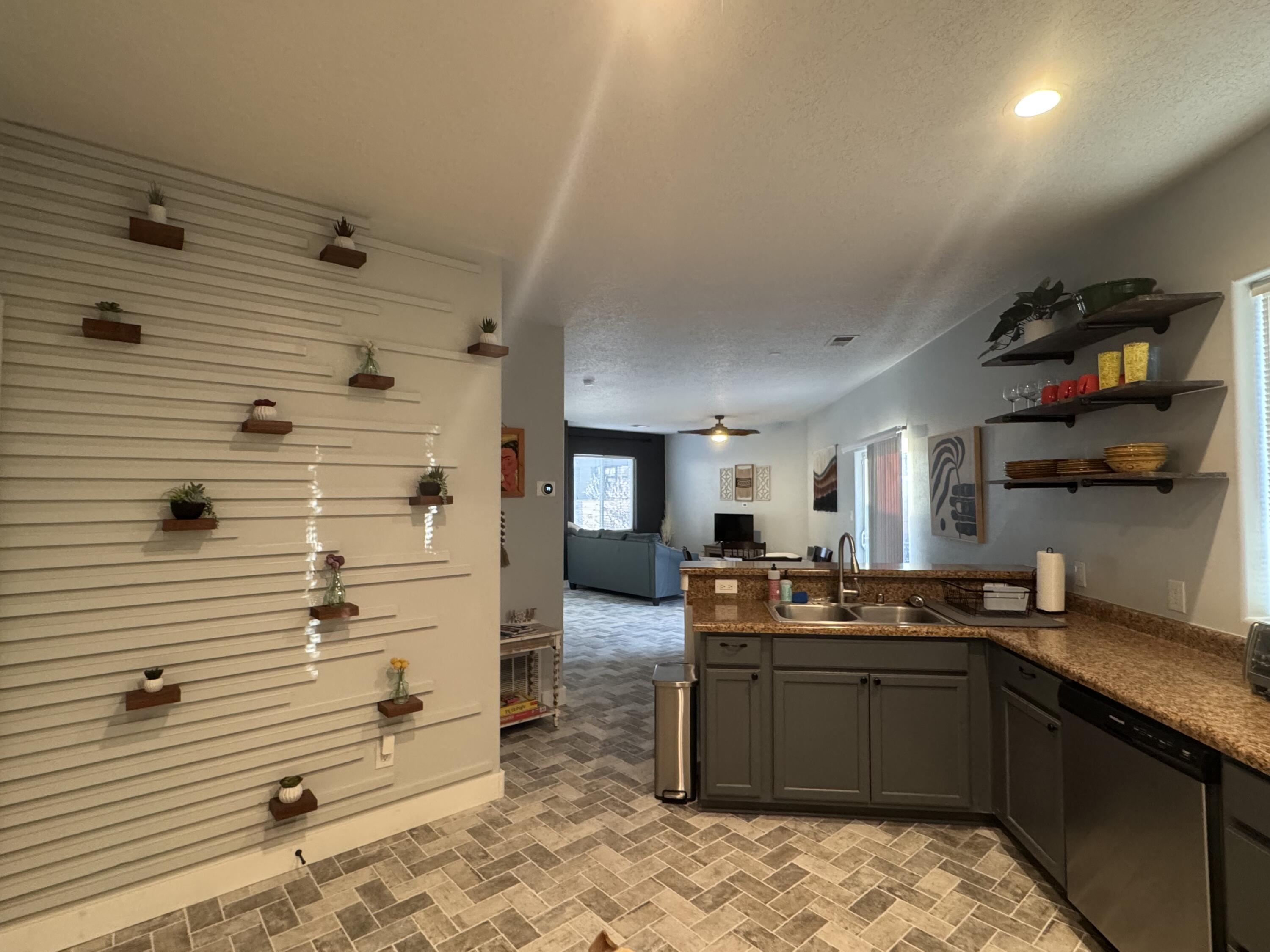 201 Laguna Boulevard, Albuquerque, New Mexico image 10