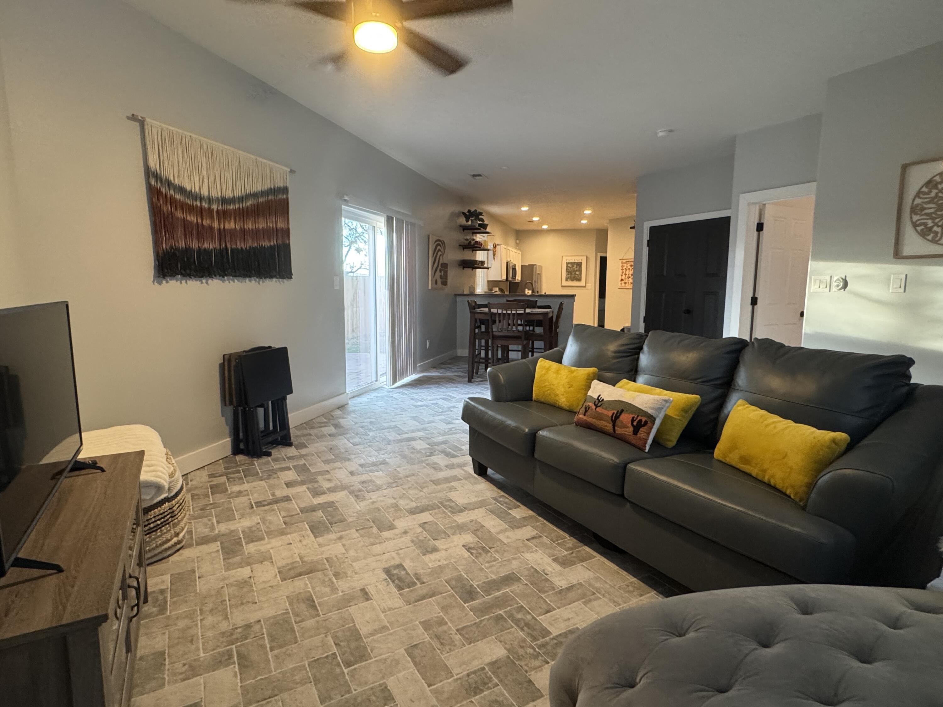 201 Laguna Boulevard, Albuquerque, New Mexico image 3