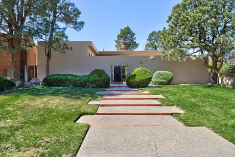 Photo of 1815 Princeton Drive NE, Albuquerque, NM 87106 (MLS # 1100132)