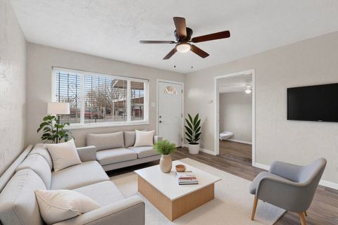 Photo of 1920 Sanford Avenue SW, Albuquerque, NM 87105 (MLS # 1096298)