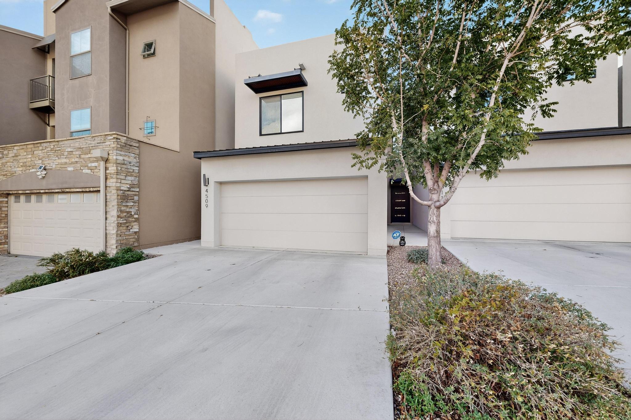 4509 Villa Loma Lane NE