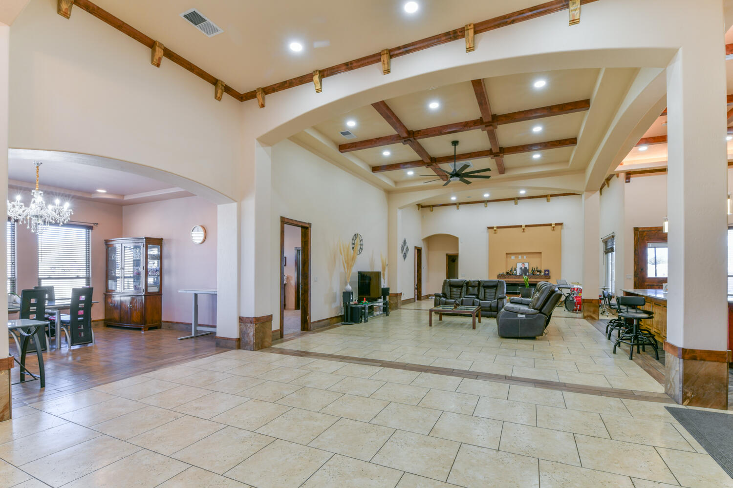 8024 Canoncito Drive NW