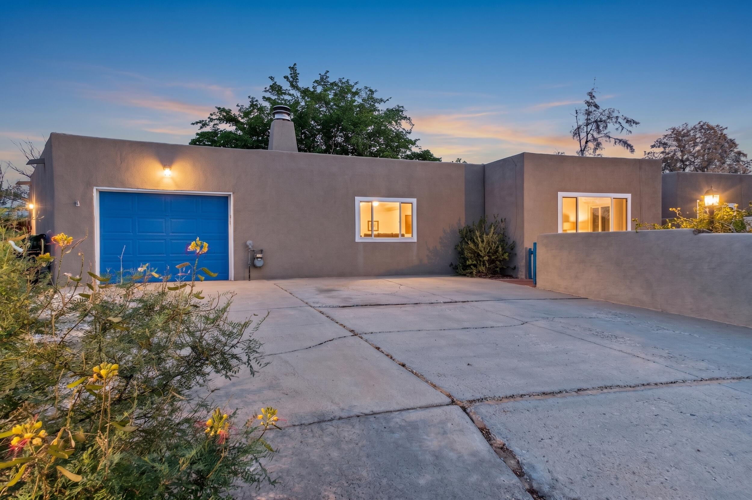 911 Palmas Altas Drive SE