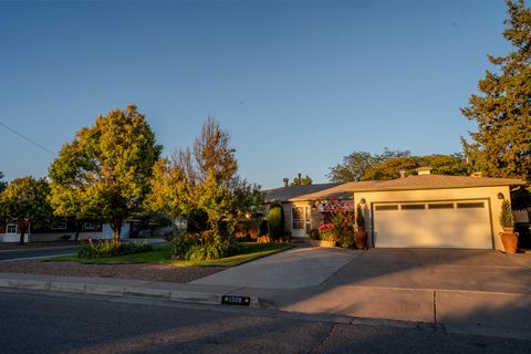 Photo of 1308 Valencia Drive NE, Albuquerque, NM 87110 (MLS # 1106840)