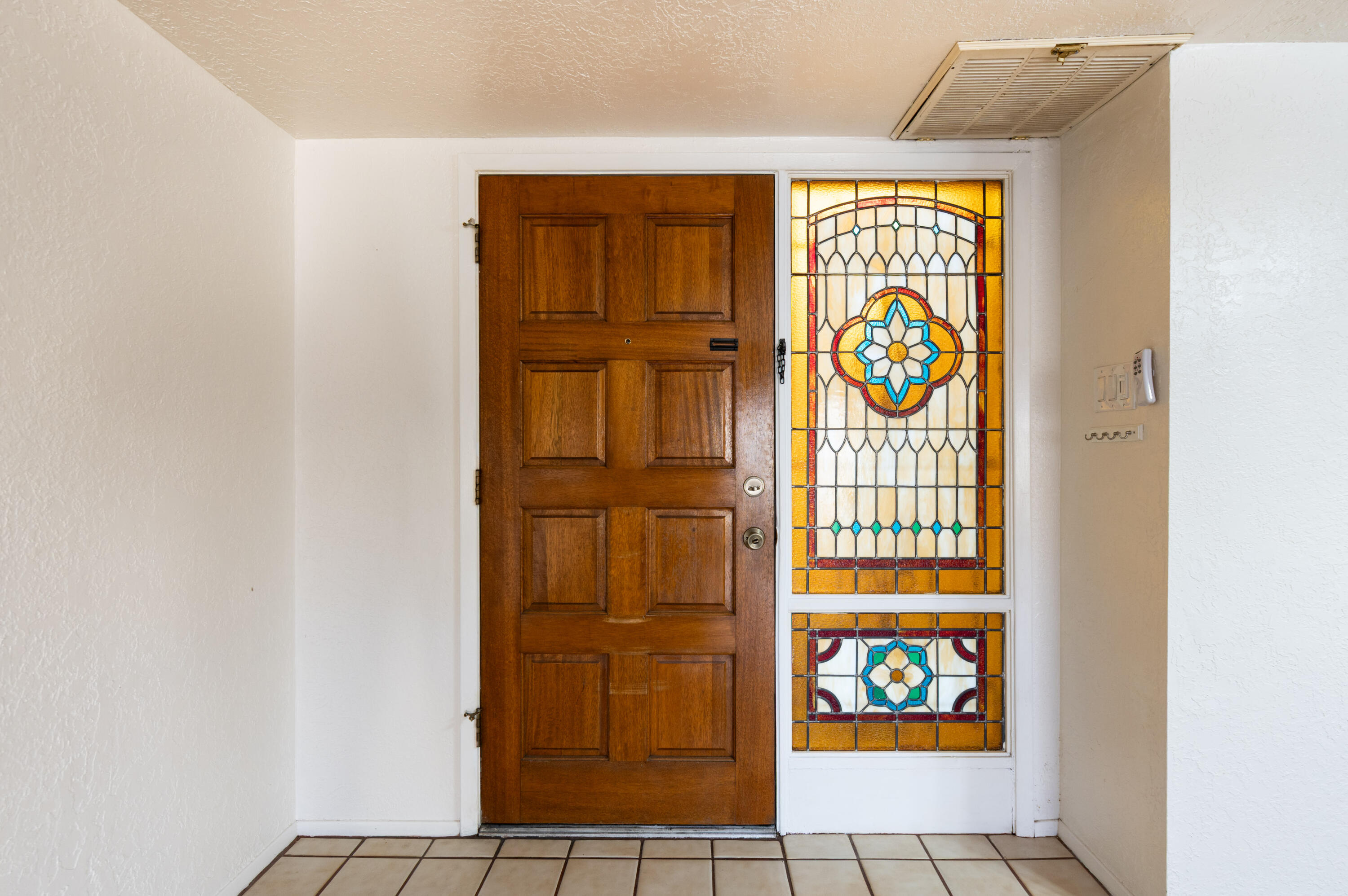 19 Casa Hermosa Drive NE