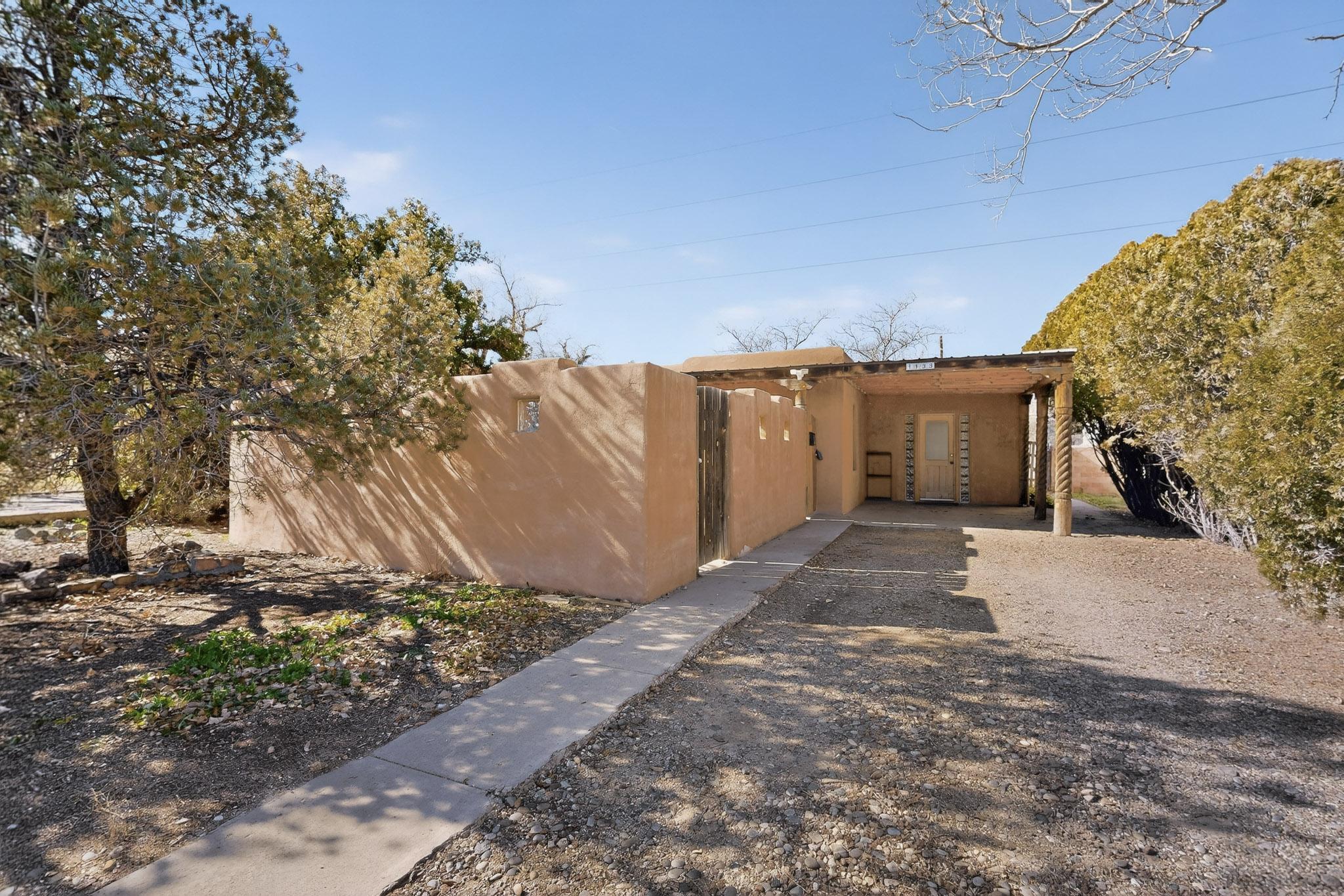 1133 Girard Boulevard NE