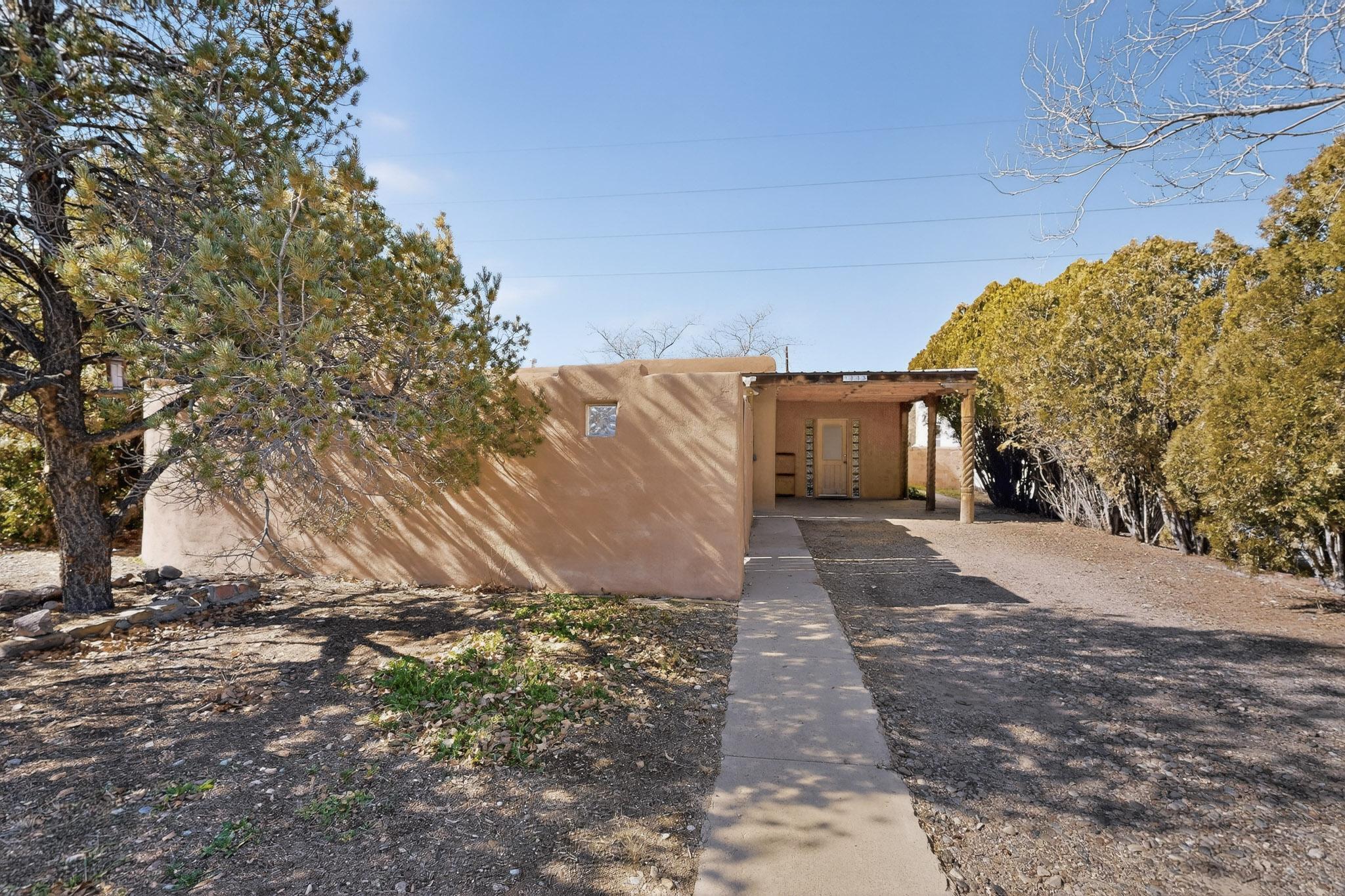 1133 Girard Boulevard NE