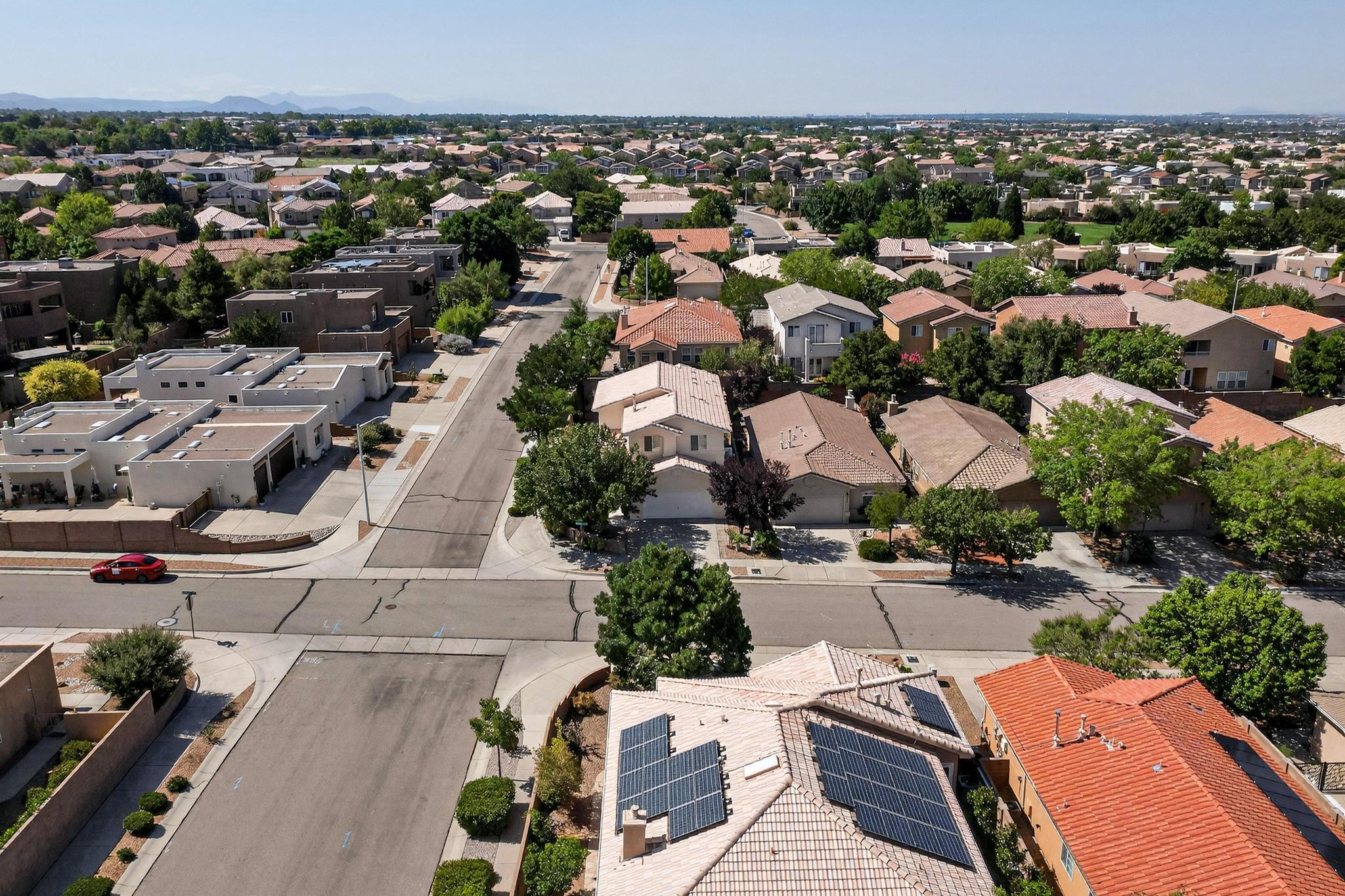 7352 BOXWOOD Avenue NE