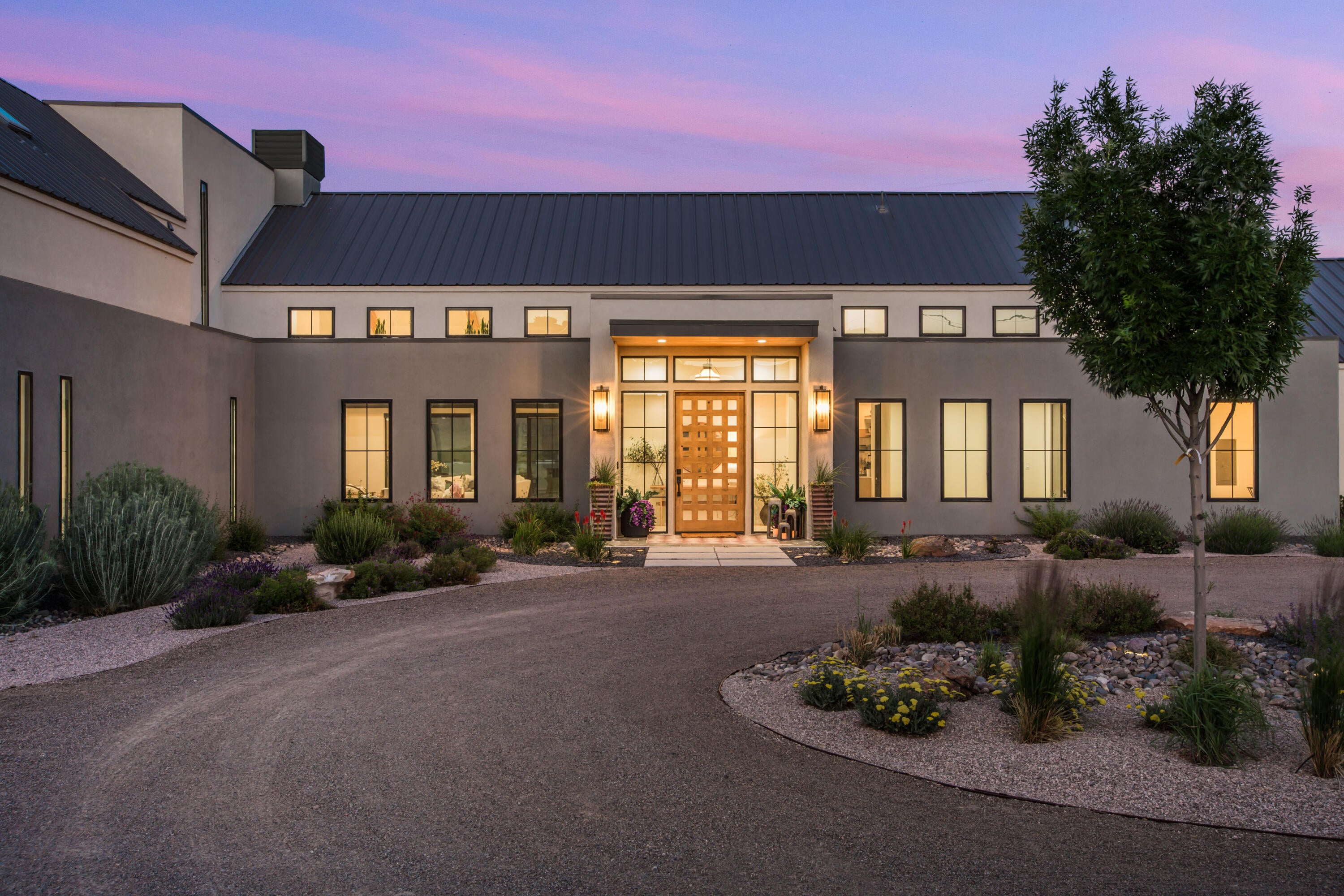 1524 W Ella Drive