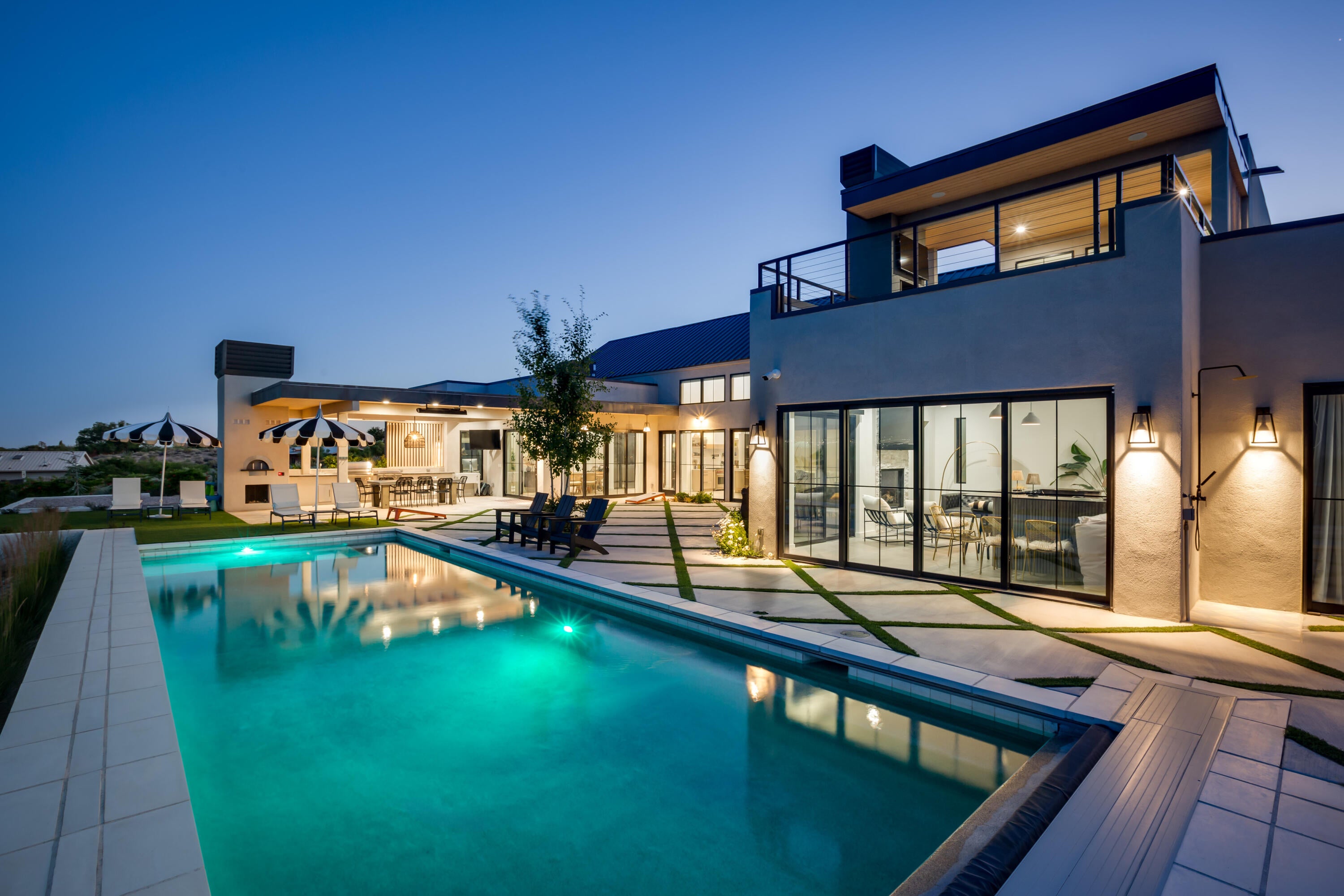 1524 W Ella Drive