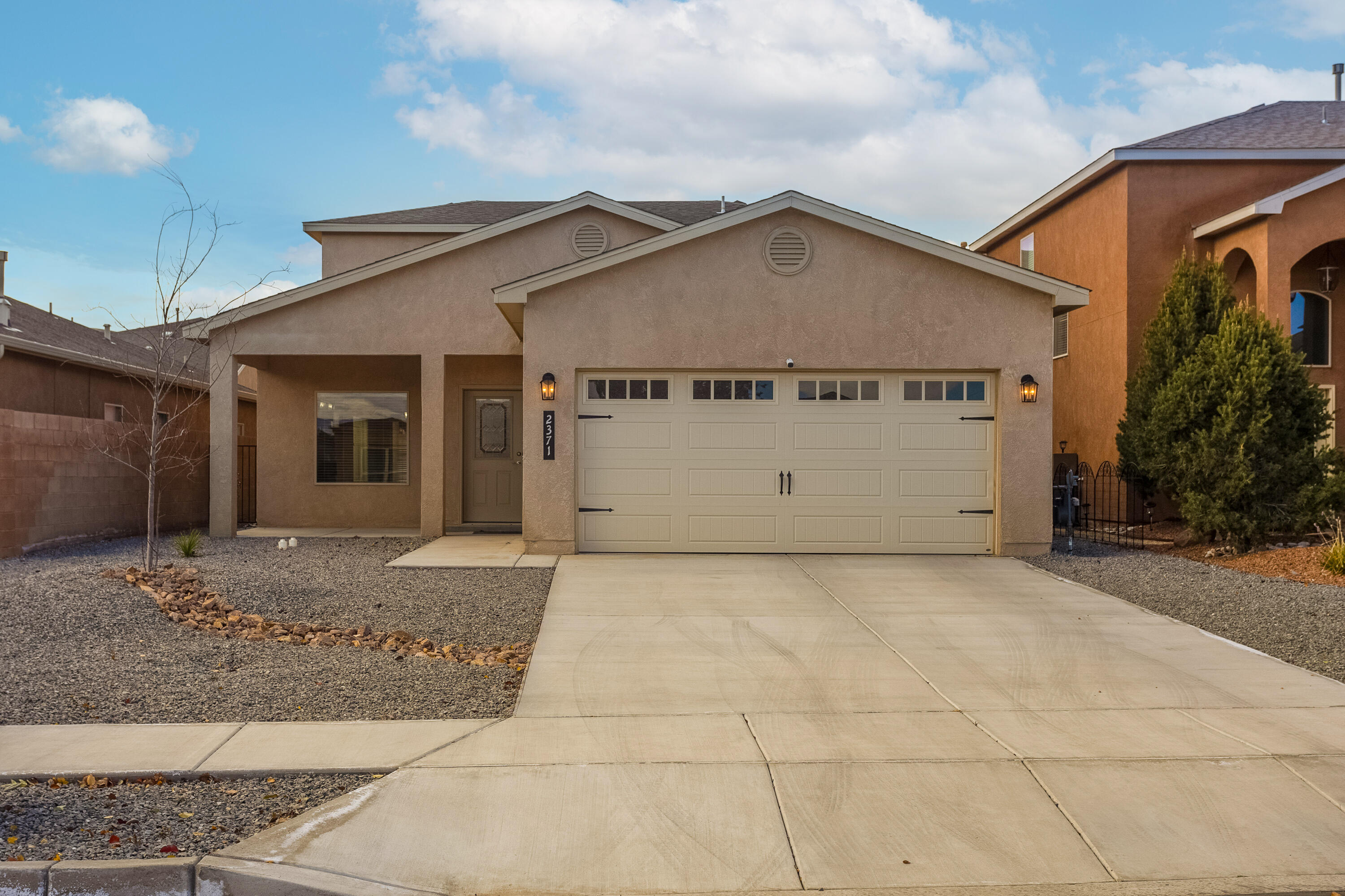 2371 Firewheel Avenue, Los Lunas, New Mexico image 1