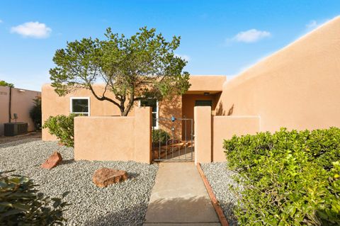 Photo of 3815 Erbbe Street NE, Albuquerque, NM 87111 (MLS # 1093981)