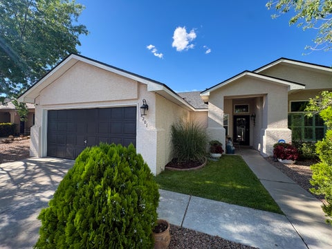 Photo of 8201 Summerfield Court SW, Albuquerque, NM 87121 (MLS # 1108160)