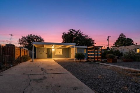 Photo of 3010 Quincy Street NE, Albuquerque, NM 87110 (MLS # 1093476)