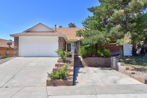 Photo of 5305 Tamariz Drive NW, Albuquerque, NM 87120 (MLS # 1109933)