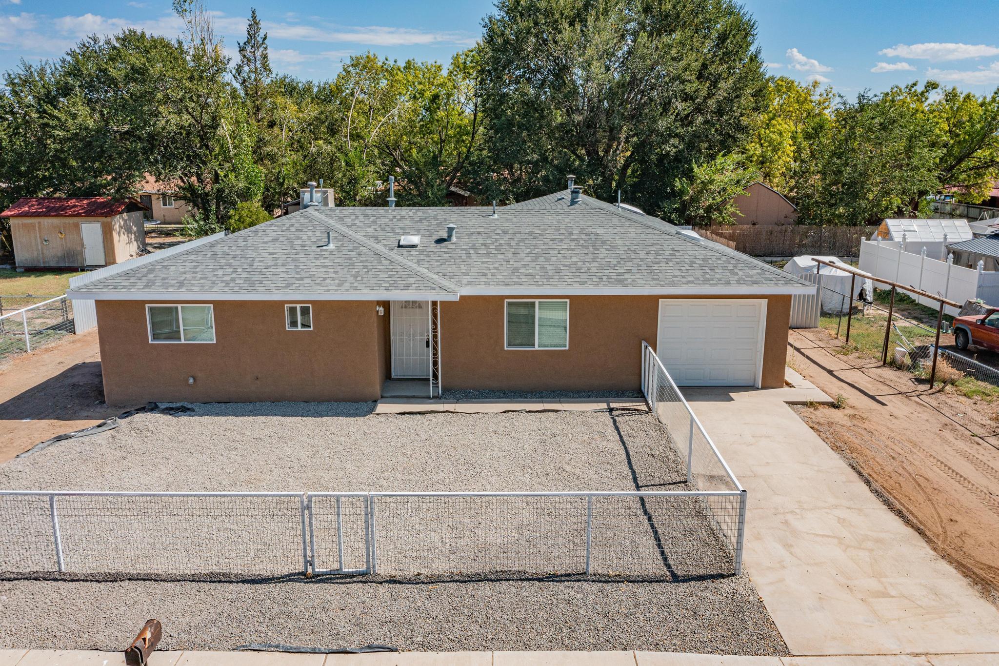 420 Verde Drive, Los Lunas, New Mexico image 1