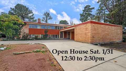 Photo of 4818 Royene Avenue NE, Albuquerque, NM 87110 (MLS # 1095992)