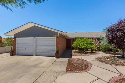 Homes For Sale - 10405 Mazatlan Drive<br/> Albuquerque, NM 87111