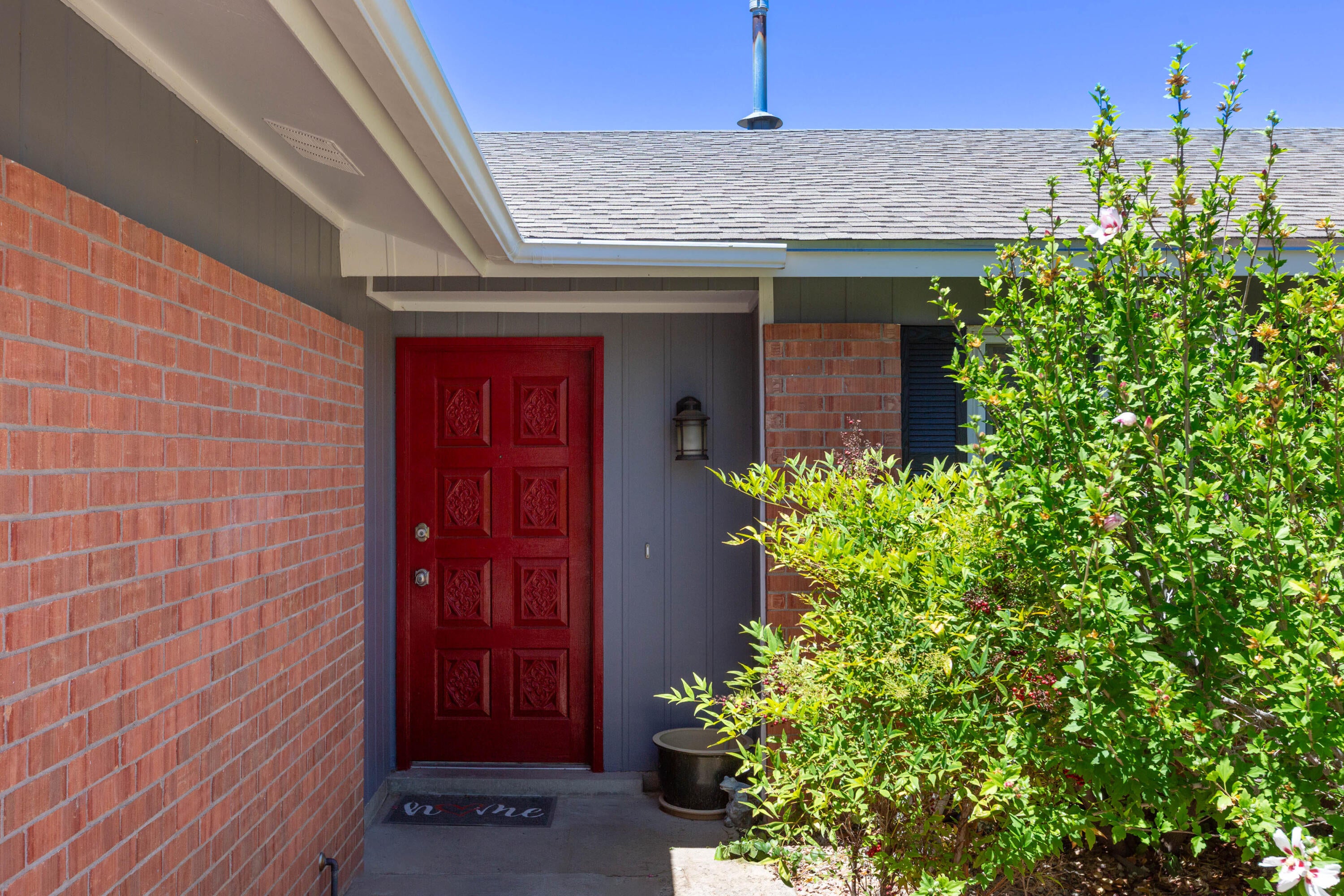10405 Mazatlan Drive NE