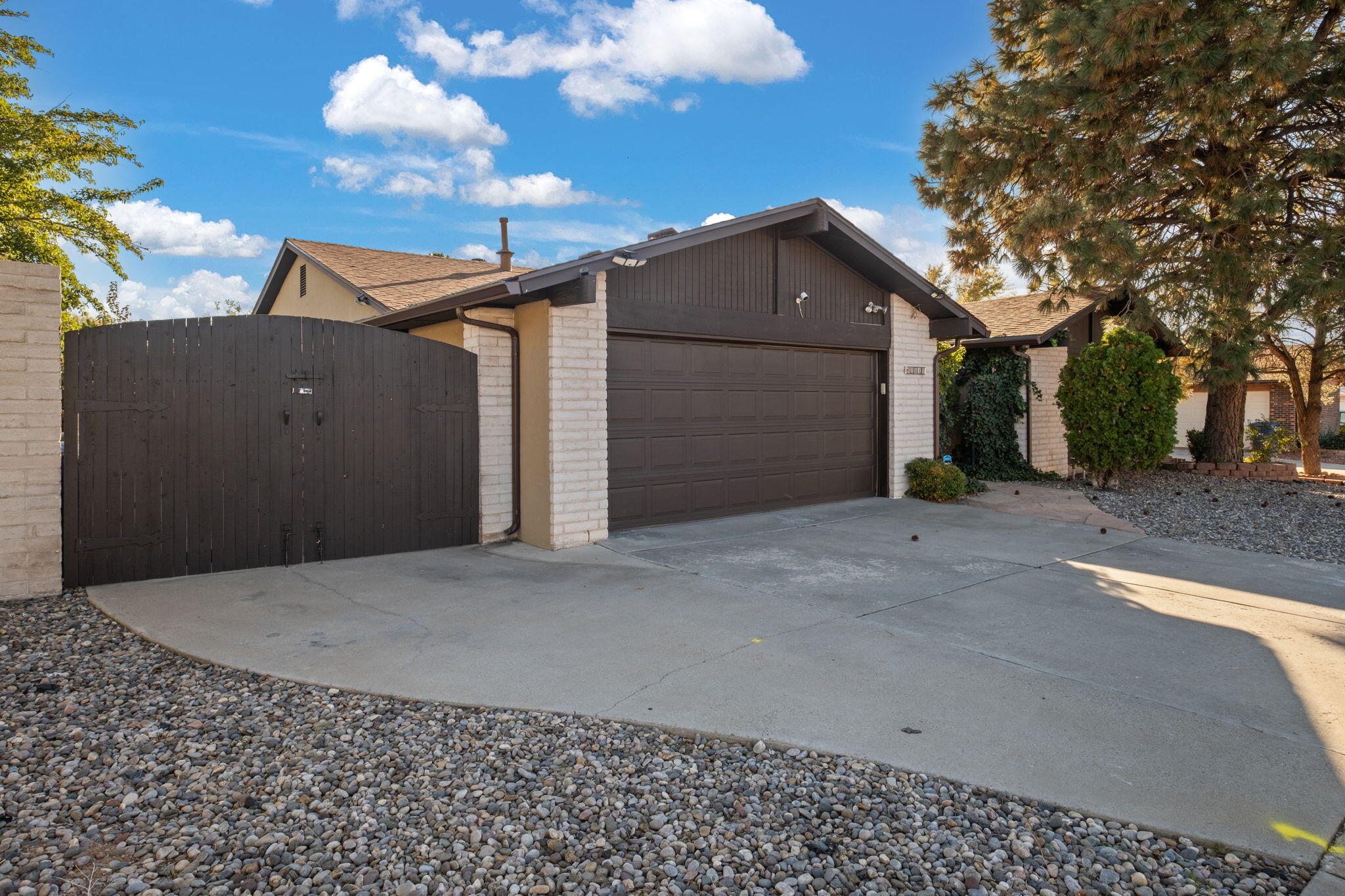 7010 Luella Anne Drive, Albuquerque, New Mexico image 2