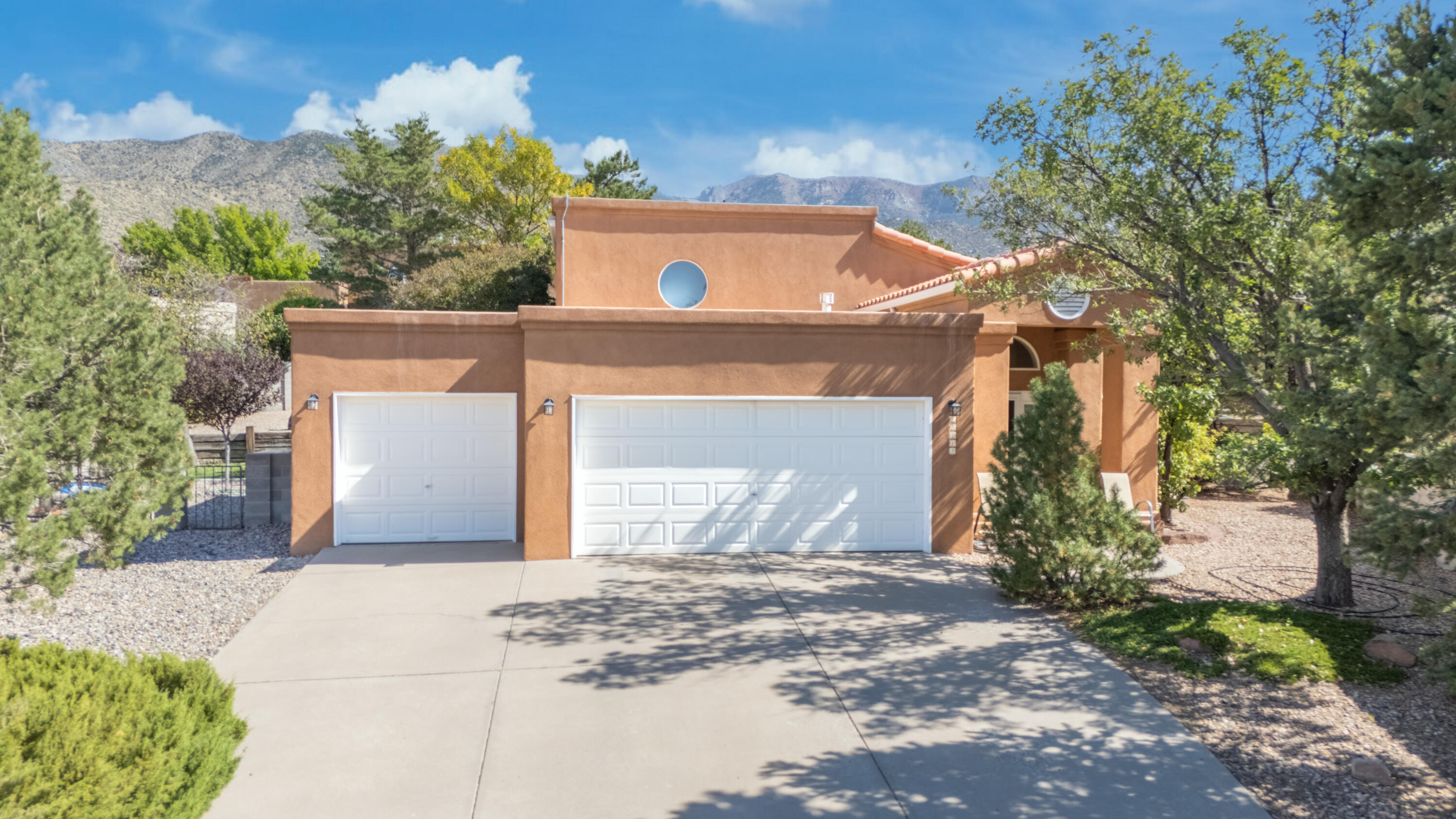13413 Pinnacle Court, Albuquerque, New Mexico image 2