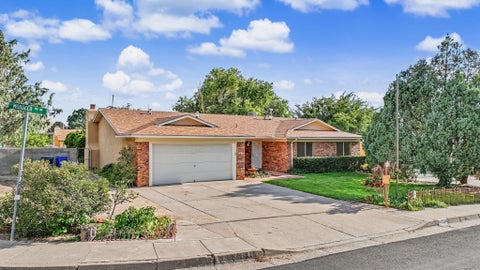Photo of 12420 Morocco Road NE, Albuquerque, NM 87111 (MLS # 1108423)