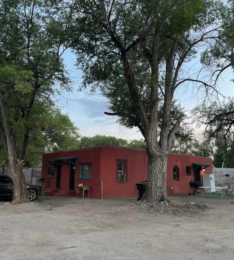 425 SUNSET Road SW