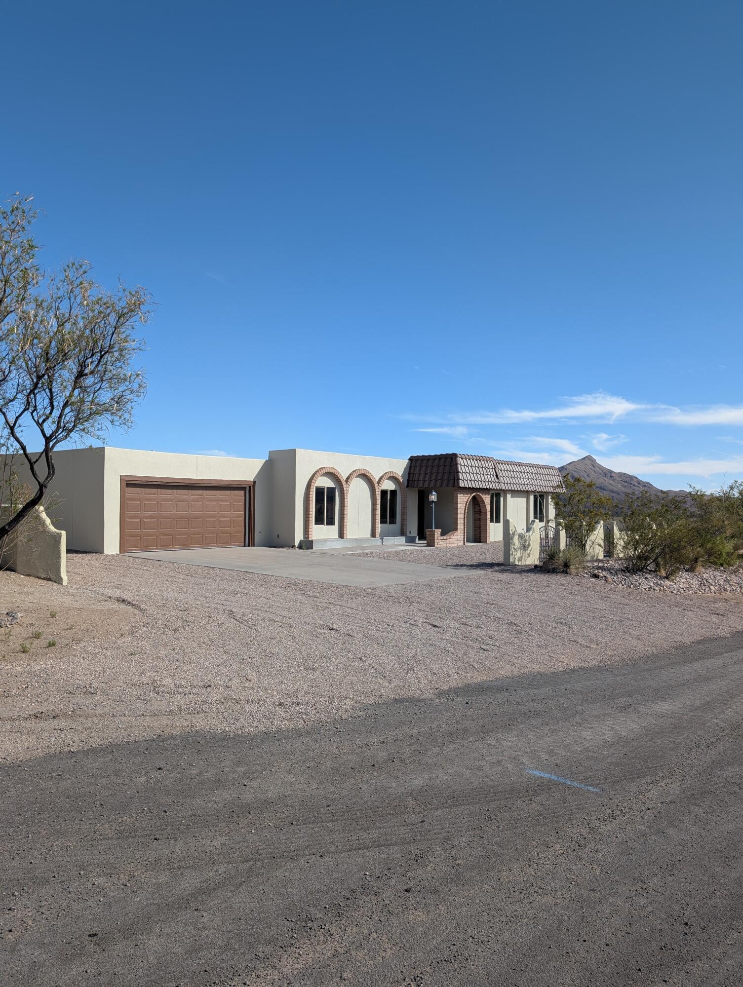 301 Stagecoach Drive, Elephant Butte, New Mexico image 2