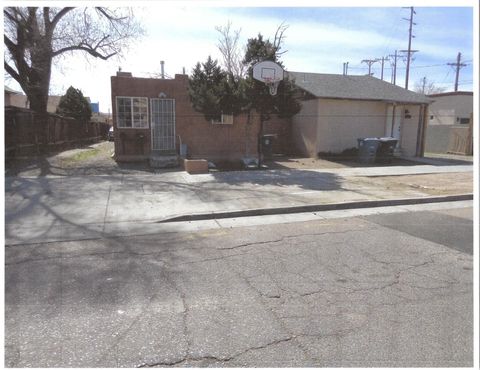 Photo of 810 Roma Avenue NW, Albuquerque, NM 87102 (MLS # 1093271)