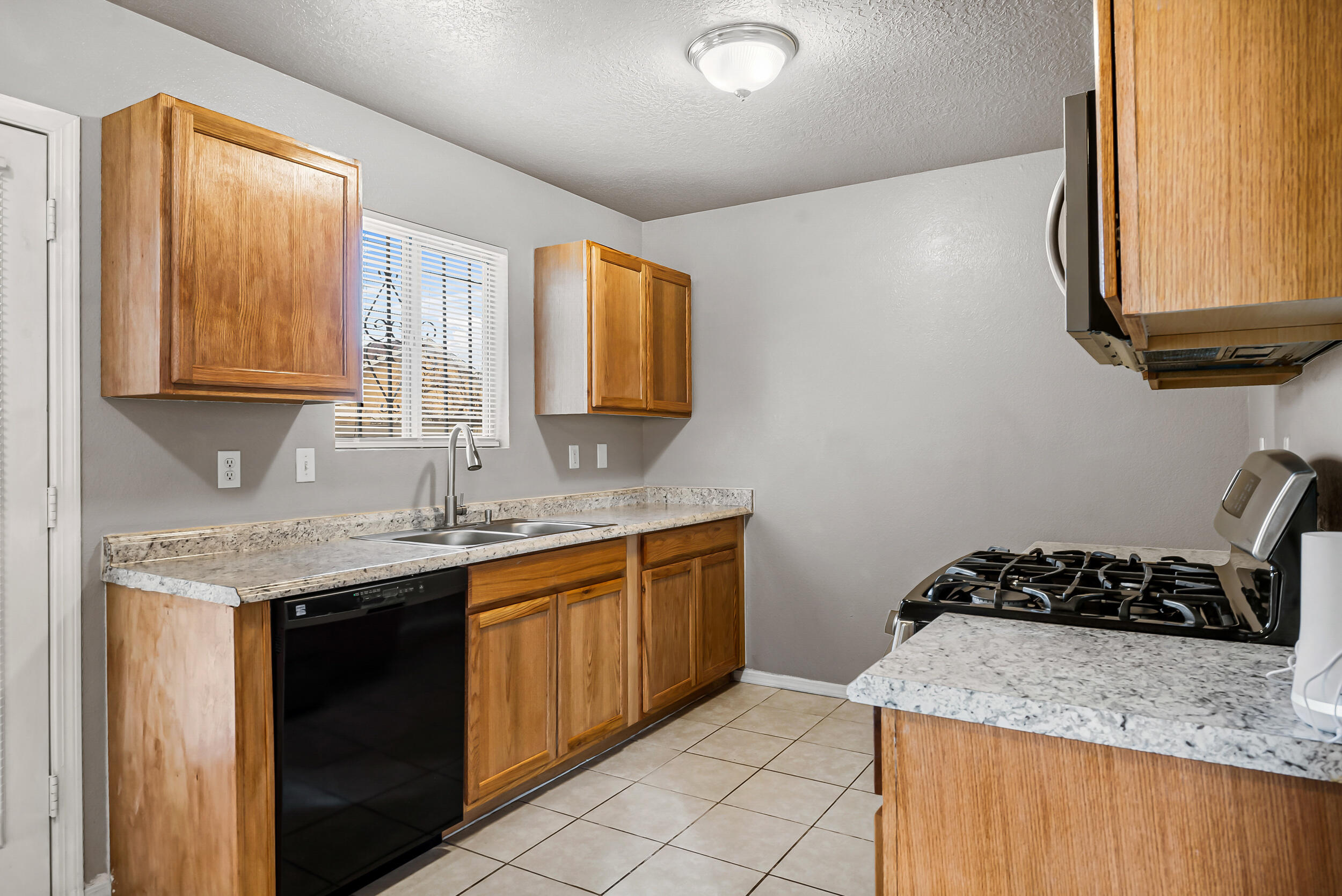 7515 Autumn Breeze Road, Albuquerque, New Mexico image 21