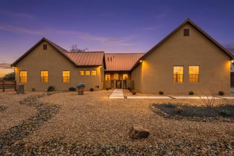 Photo of 1 Crew Lane, Corrales, NM 87048 (MLS # 1096560)